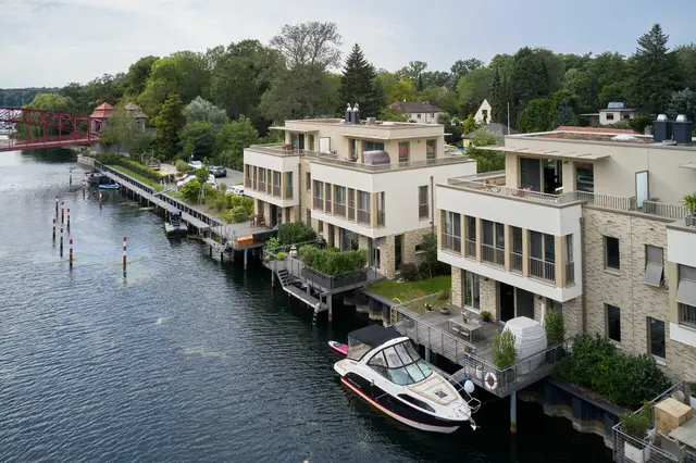 LocationRobot - Film Location Haus LR5011