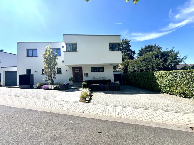 LocationRobot - Film Location Einfamilienhaus LR5184