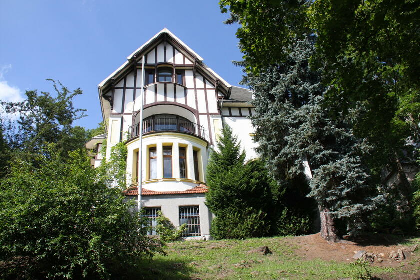 LocationRobot - Film Location Villa LR5188 (photo 2)