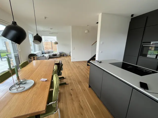 LocationRobot - Film Location Einfamilienhaus LR5244