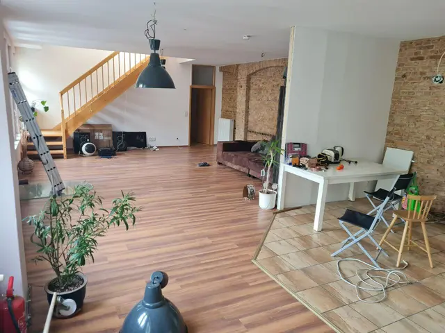 LocationRobot - Film Location Loft LR5324