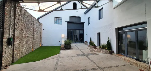 LocationRobot - Film Location Loft LR5328 (photo 24)