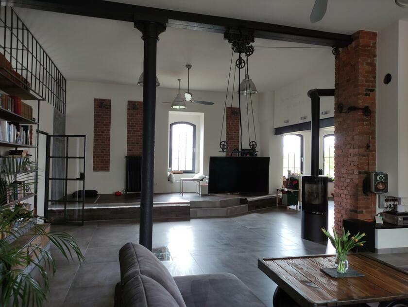 LocationRobot - Film Location Loft LR5491 (photo 1)