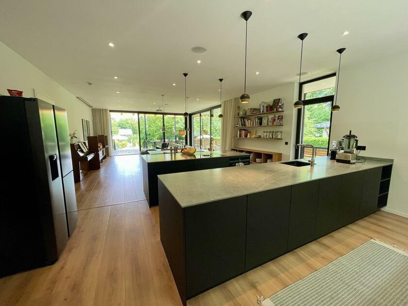 LocationRobot - Film Location Bungalow LR5662 (photo 1)