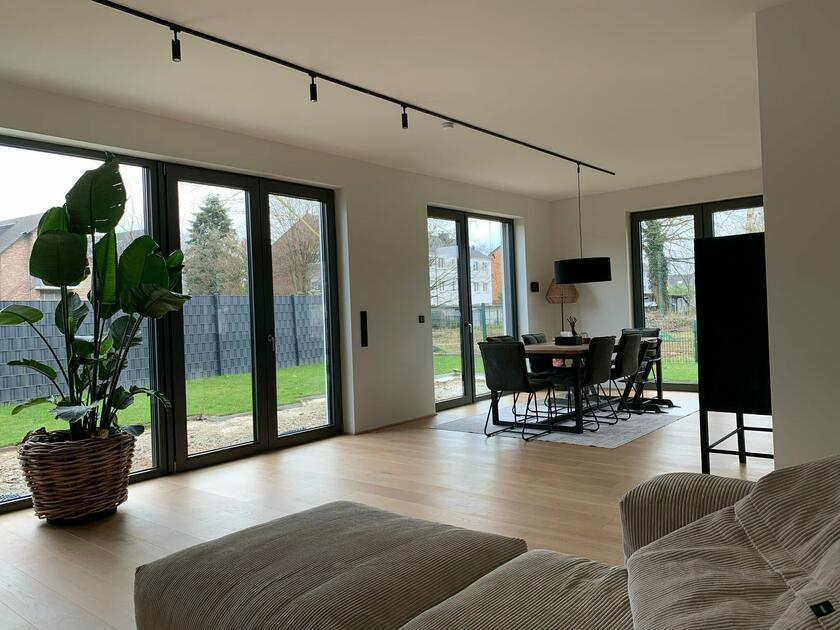 LocationRobot - Film Location Einfamilienhaus LR5876 (photo 3)