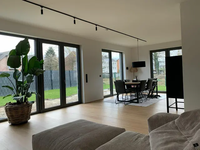 LocationRobot - Film Location Einfamilienhaus LR5876 (photo 3)