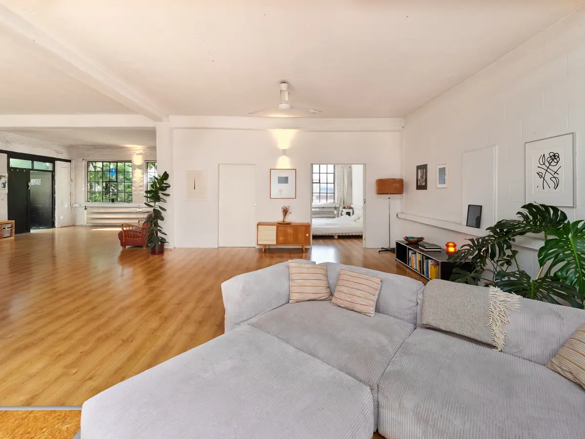 LocationRobot - Film Location Loft LR6521 (photo 6)