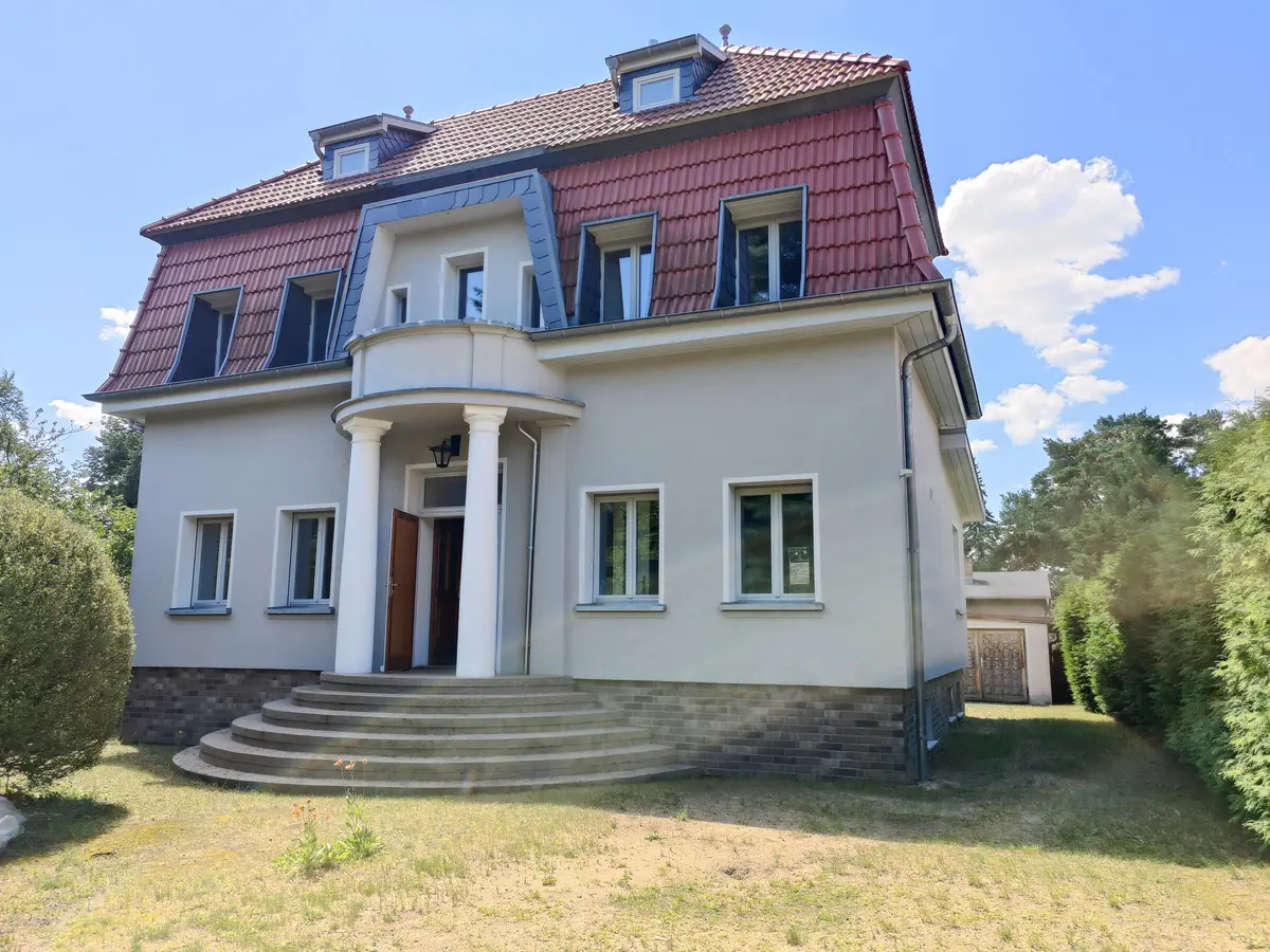 LocationRobot - Film Location Villa LR5640 (photo 1)