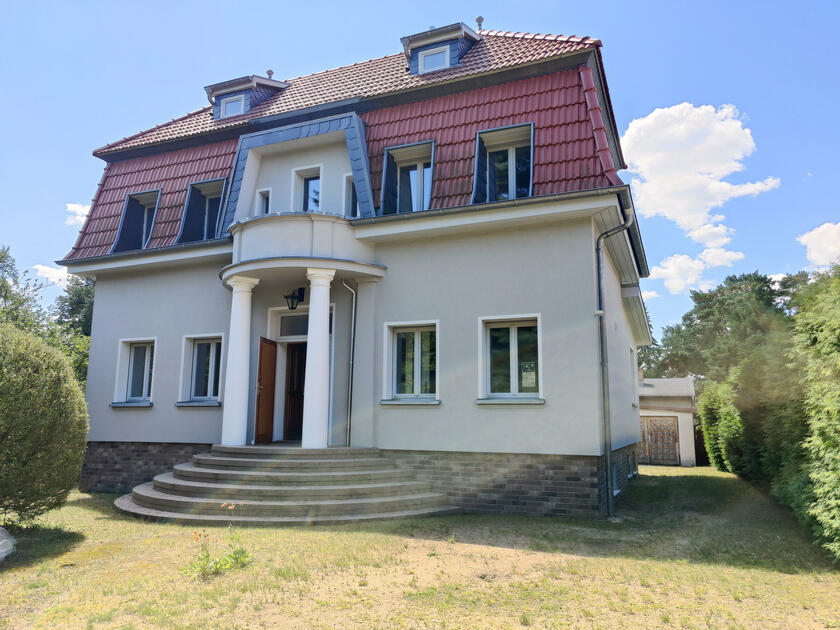 LocationRobot - Film Location Villa LR5640 (photo 1)